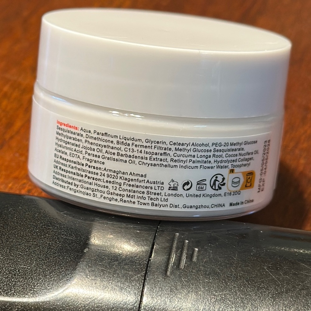 Turmeric Neck Cream - White - Picture 4 of 5